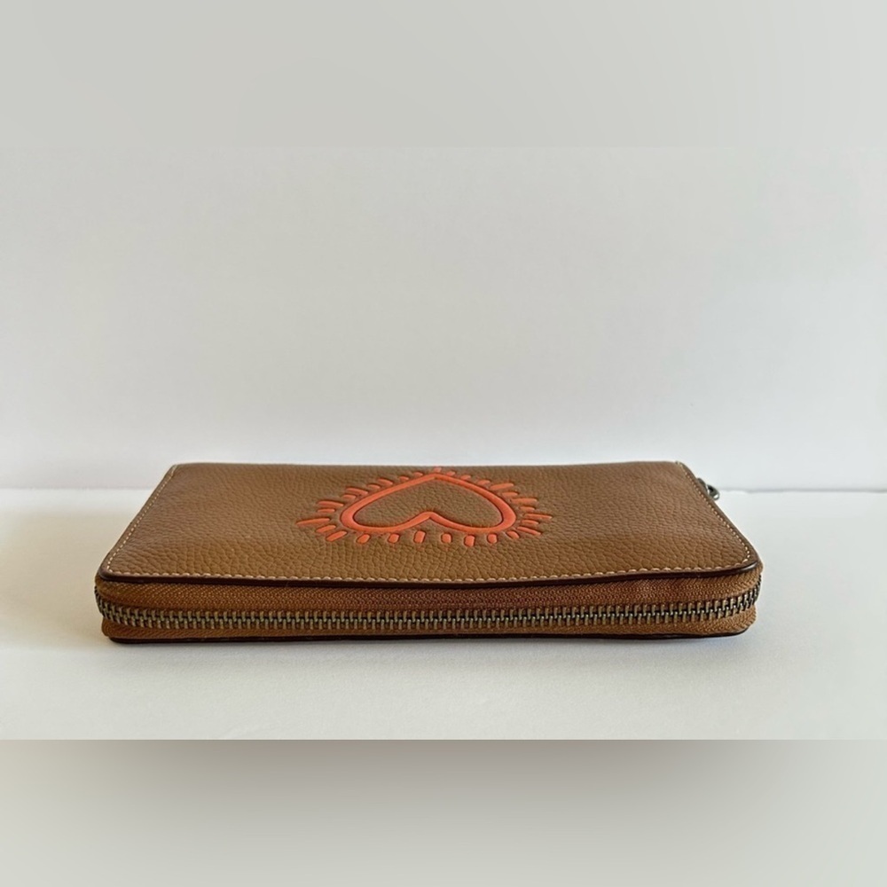 RARE LIKE NEW! COACH X Keith Haring Heart Saddle Brown Wallet Purses Womens - Picture 3 of 12